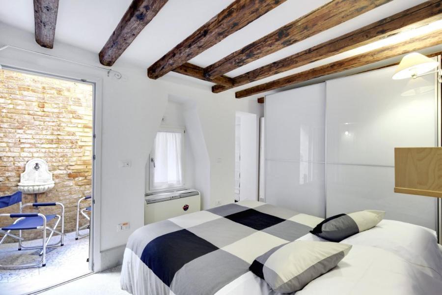 Cozy Apartment Up To 4 In Biennale Giardini By Bricola Apartments Venezia Eksteriør bilde